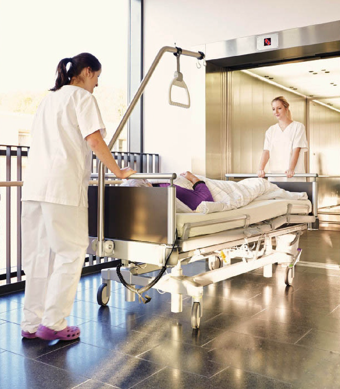 Thang máy bệnh viên